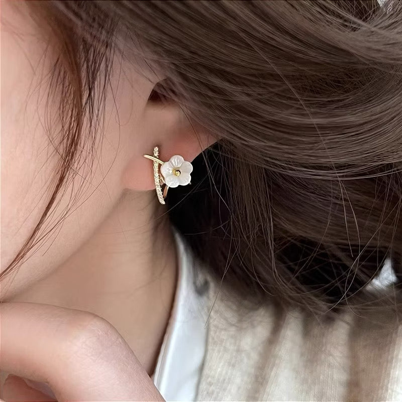White Flower Gold Clip-on Earrings